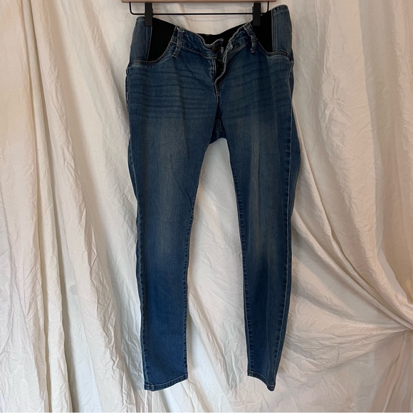 Isabel Maternity by Ingrid & Isabel underbelly skinny jeans - Picture 1 of 4
